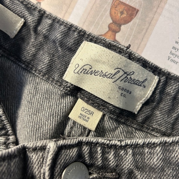 Universal Thread relaxed straight jeans - Picture 4 of 5